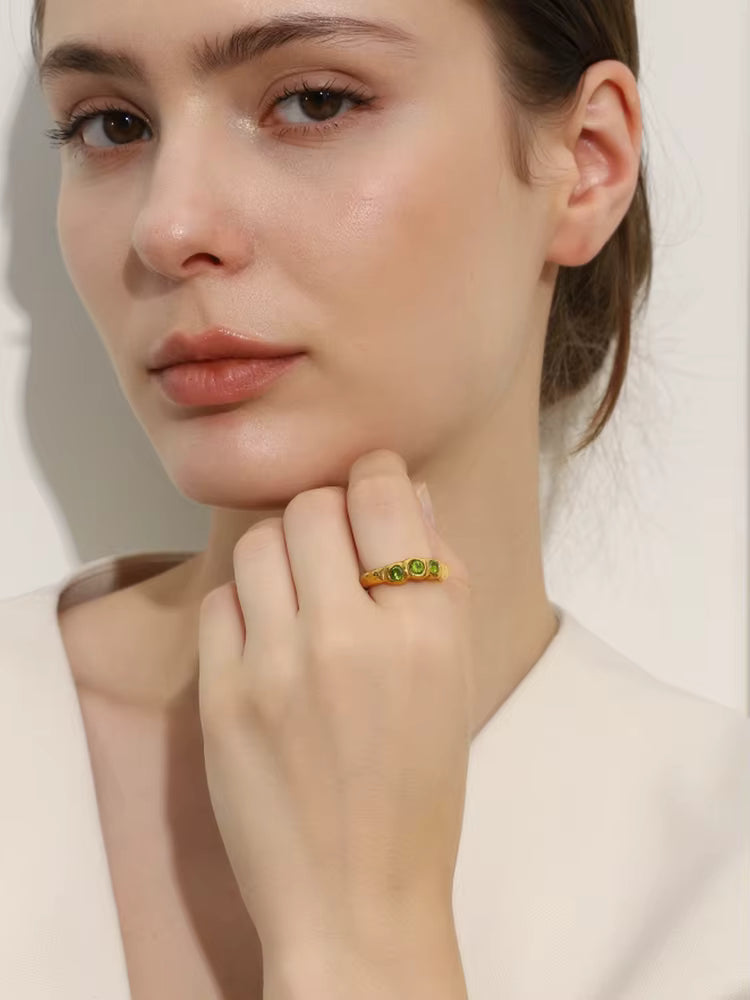 Anillo Tríada Verde Vintage Dorado