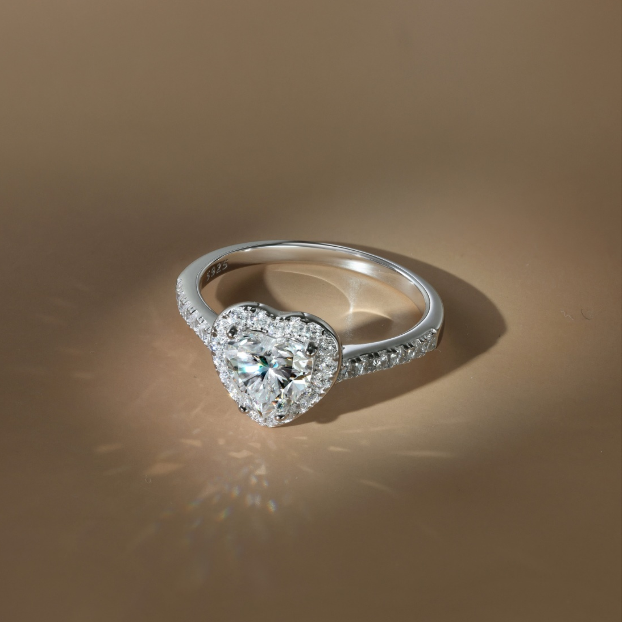 Anillo Antonina Moissanita Corazón 1.0CT
