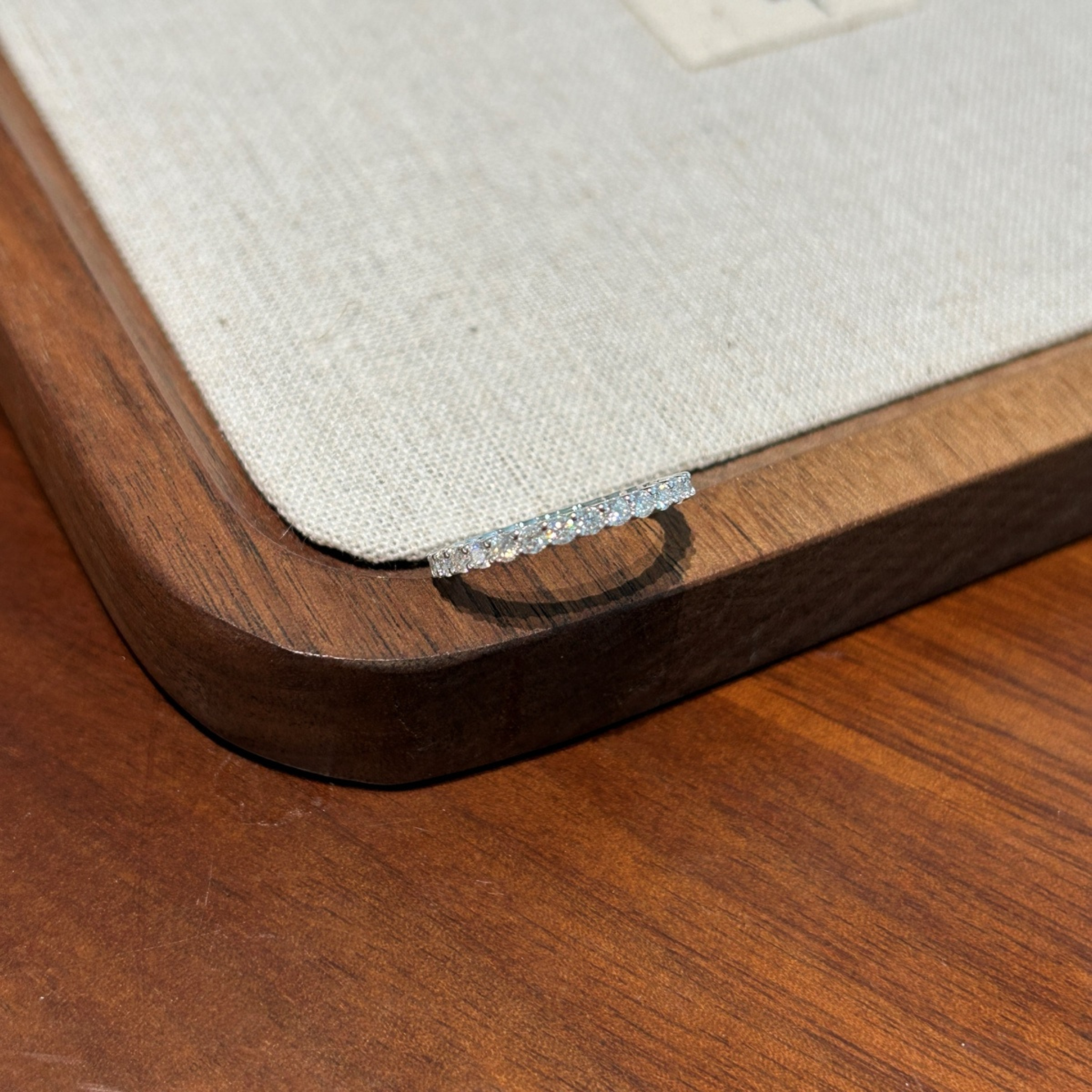 Anillo Augusta Moissanita Redonda 0.84CT