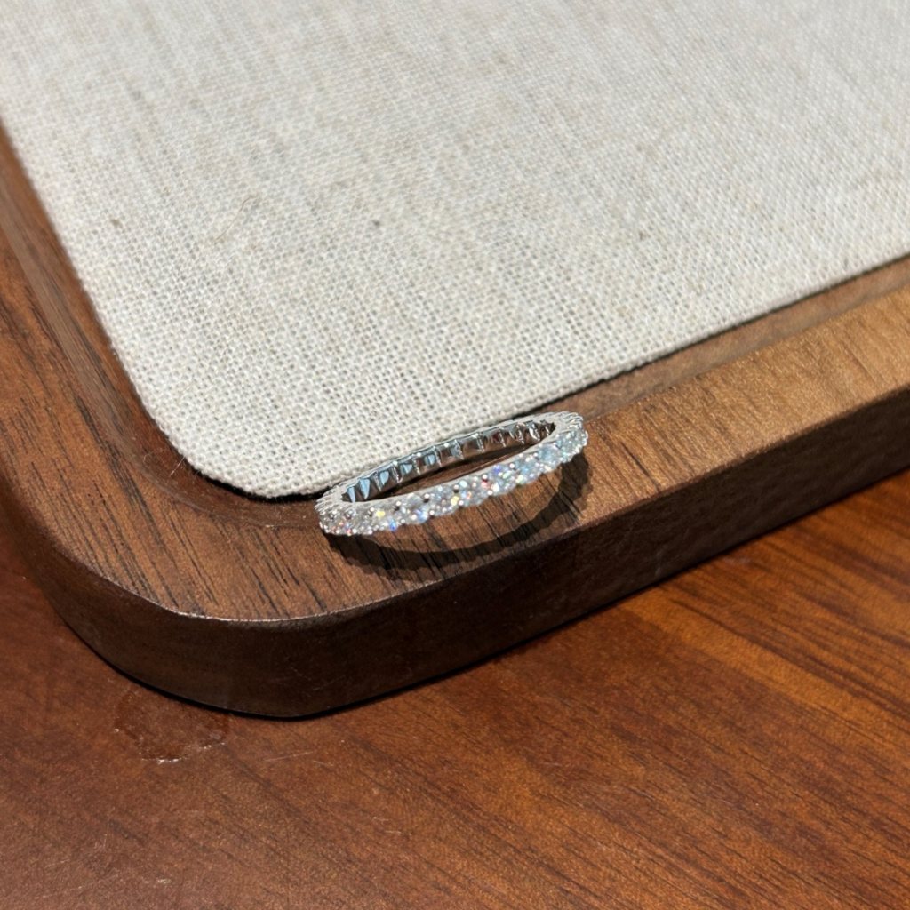 Anillo Augusta Moissanita Redonda 0.84CT