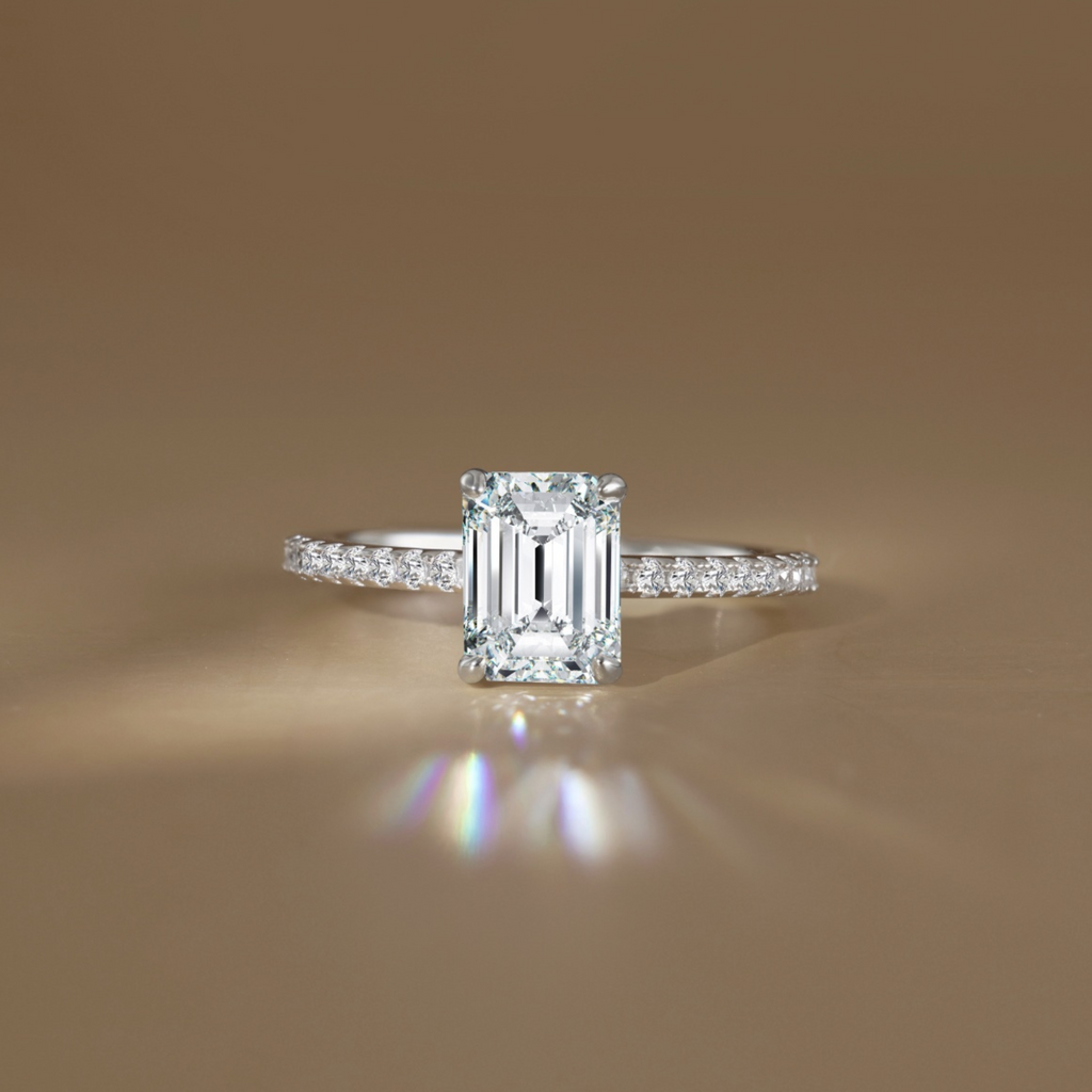 Anillo Claudia Moissanita Esmeralda 2.0CT