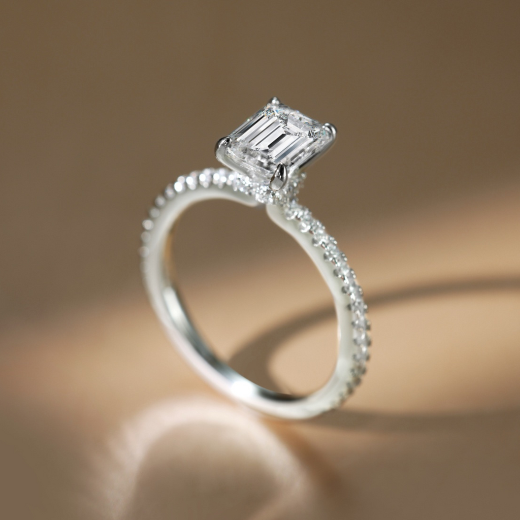 Anillo Claudia Moissanita Esmeralda 2.0CT