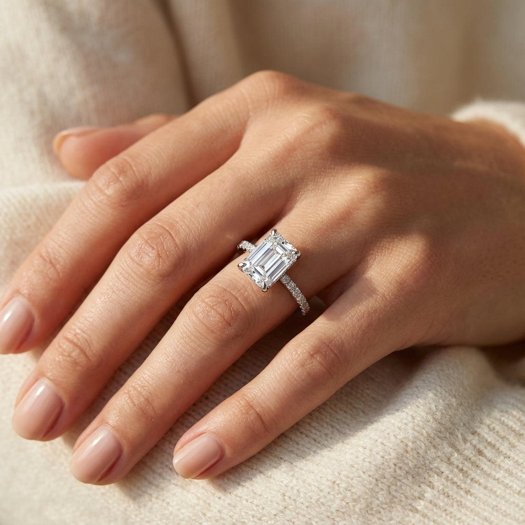 Anillo Claudia Moissanita Esmeralda 2.0CT