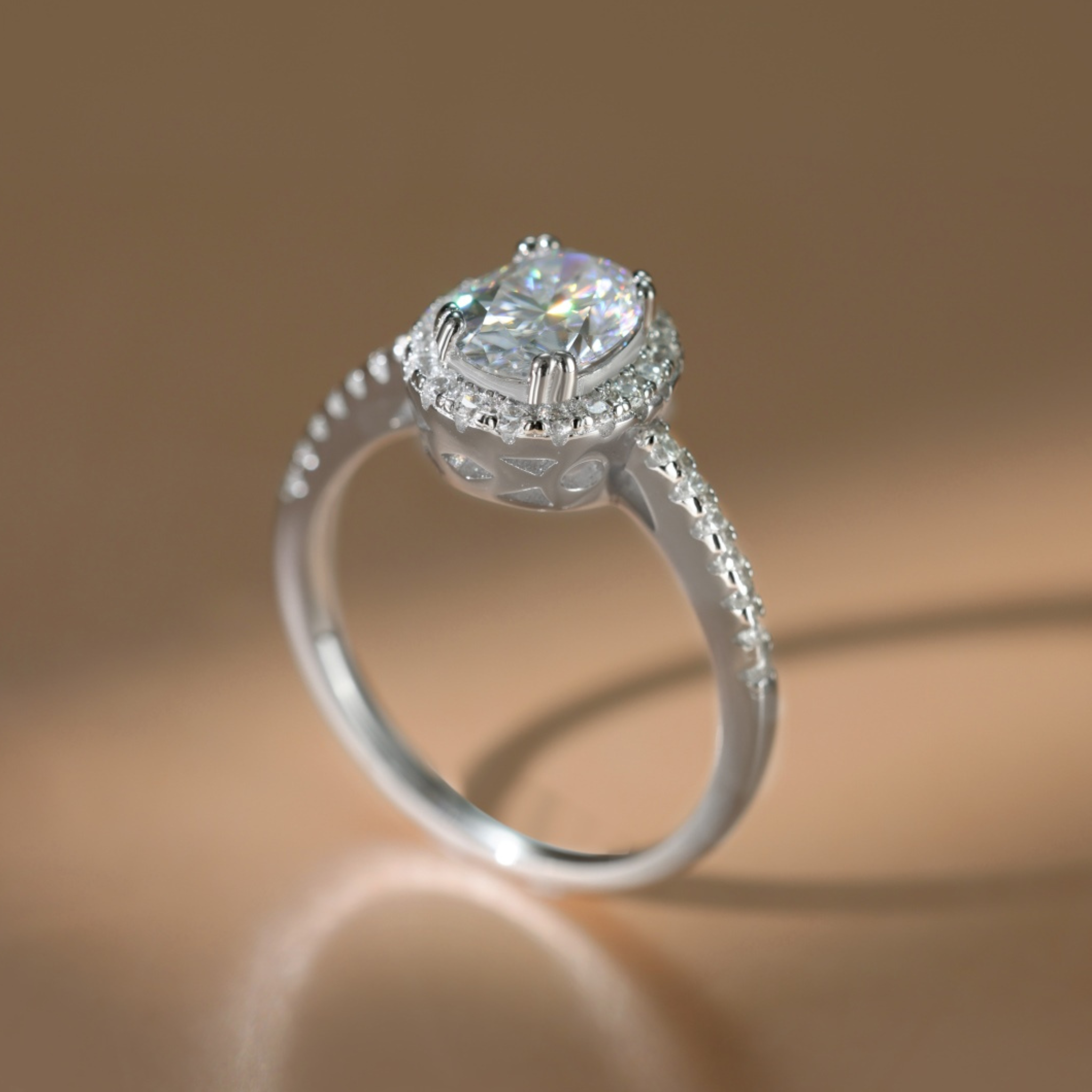 Anillo Concordia Moissanita Oval 1.2CT