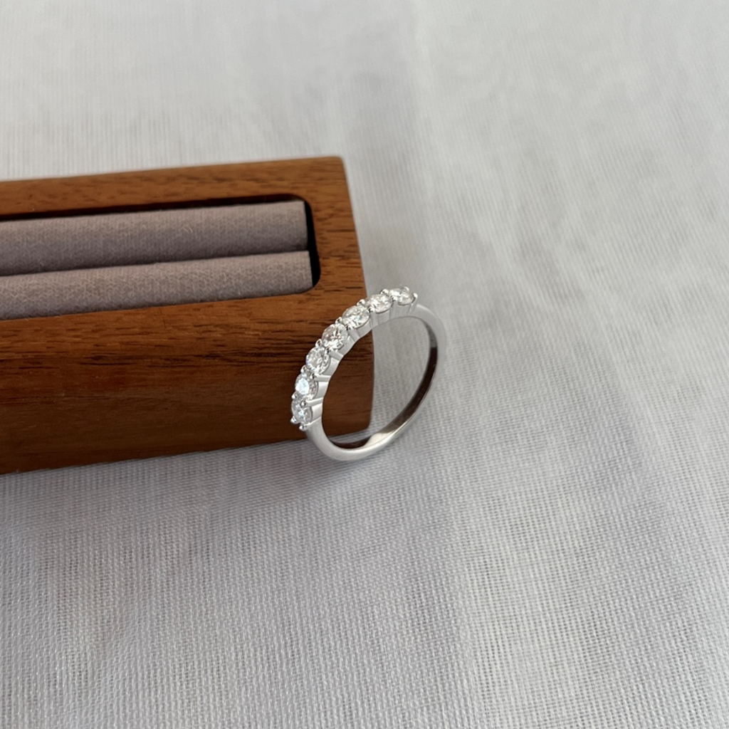 Anillo Octavia Moissanita Redonda 0.7CT