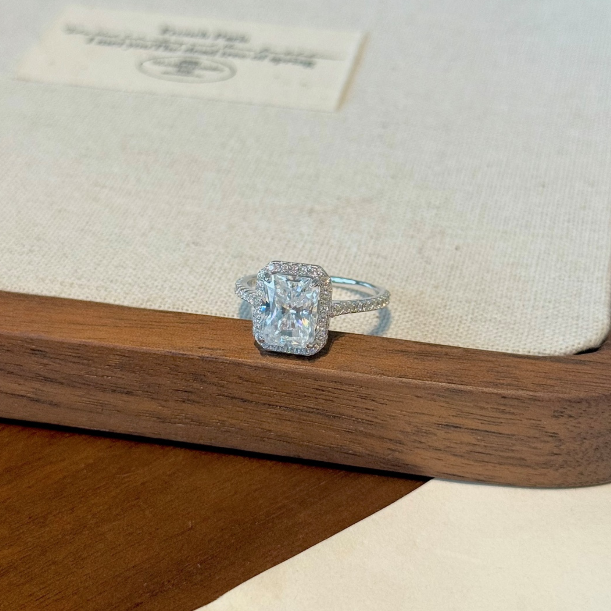 Anillo Venus Moissanita Radiante 3.0CT