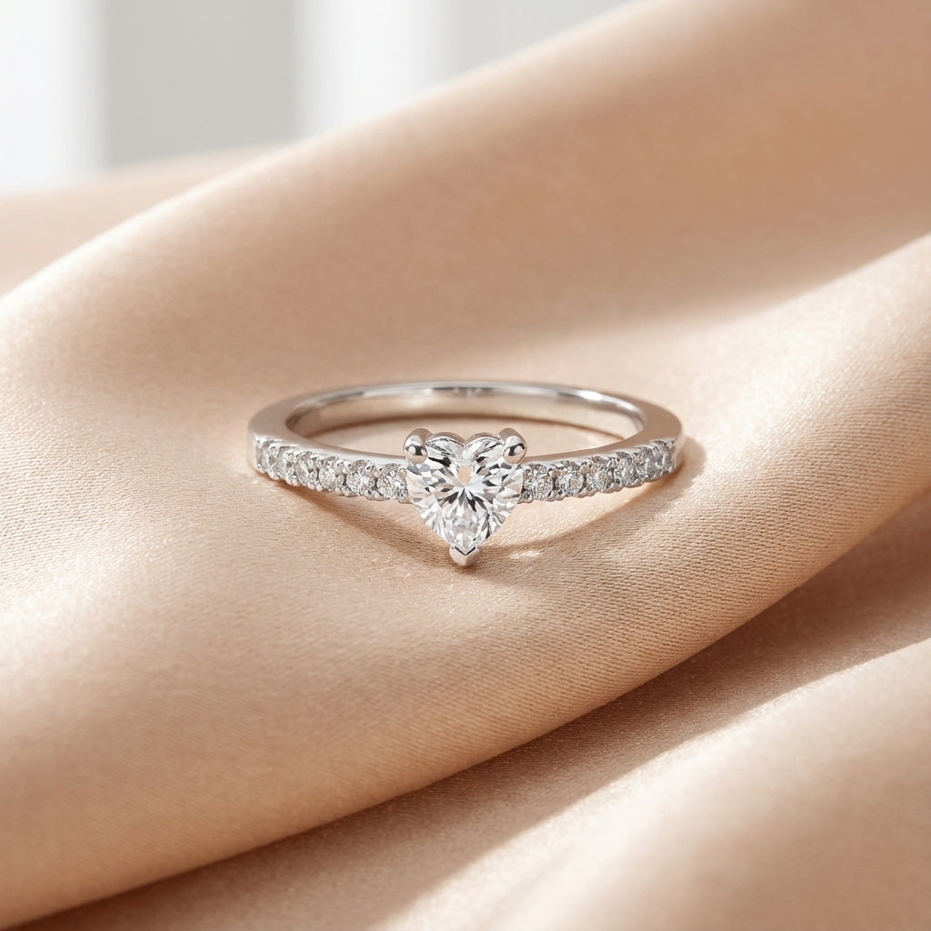 Anillo Flavia Moissanita Corazón 0.5CT