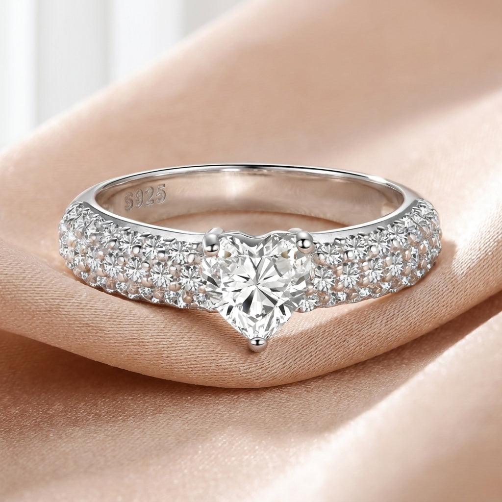 Anillo Valeria Moissanita Corazón 0.8CT