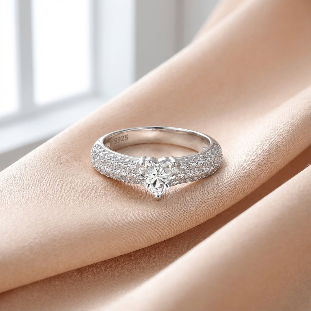 Anillo Valeria Moissanita Corazón 0.8CT