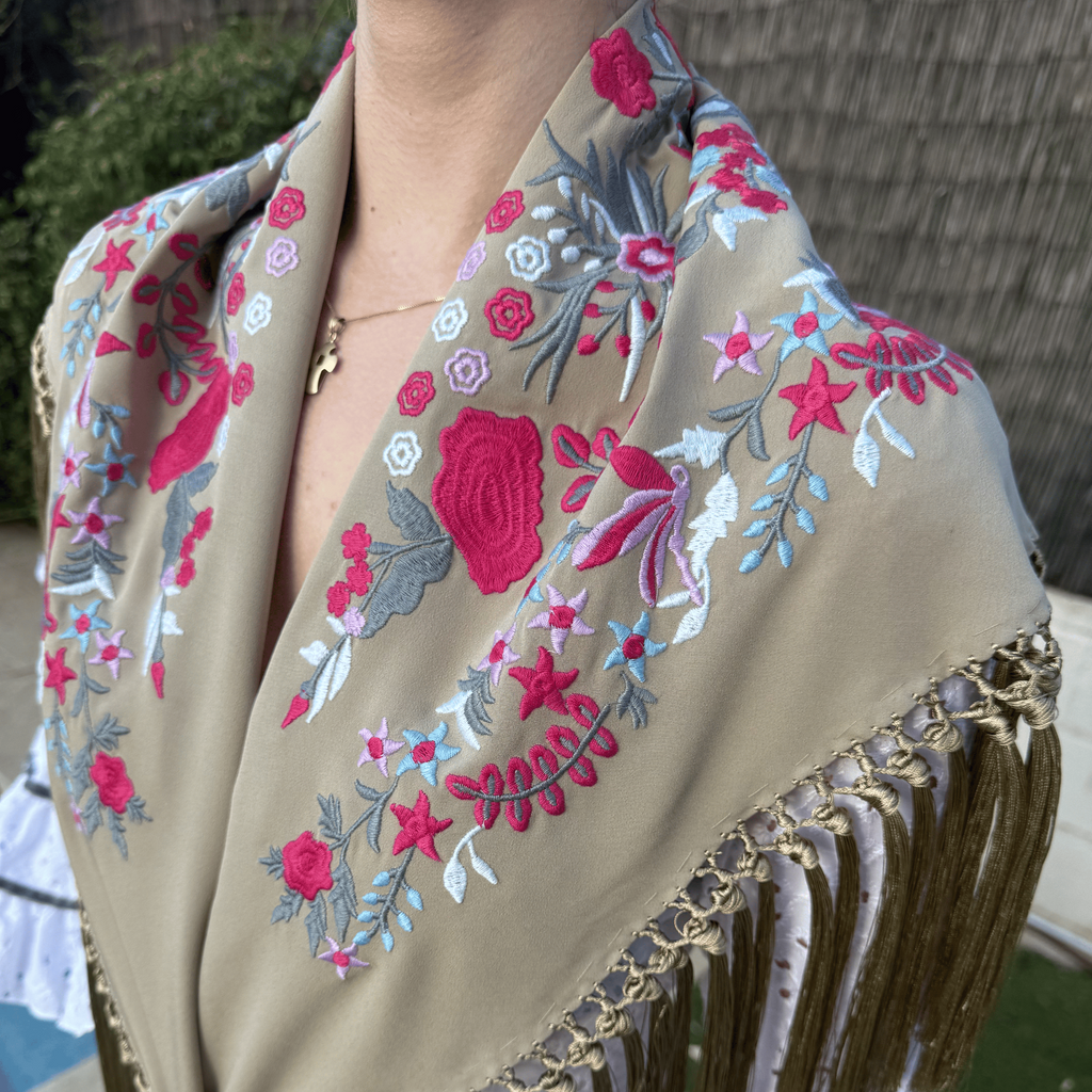 Mantón Mariana Beige