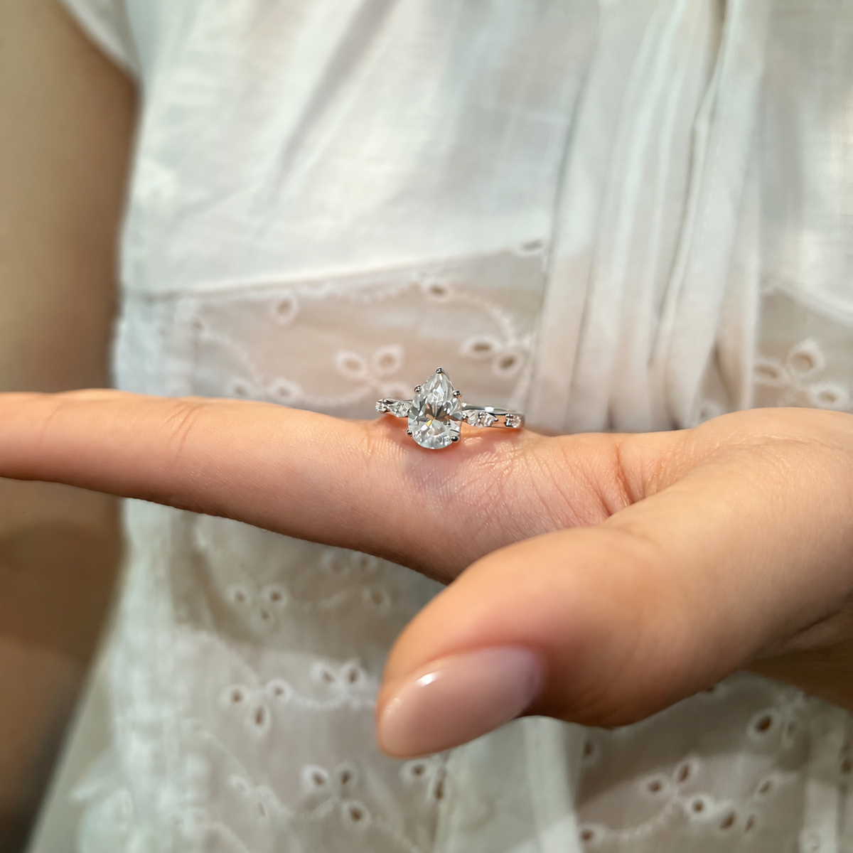 Anillo Moissanita Gota 2.0CT