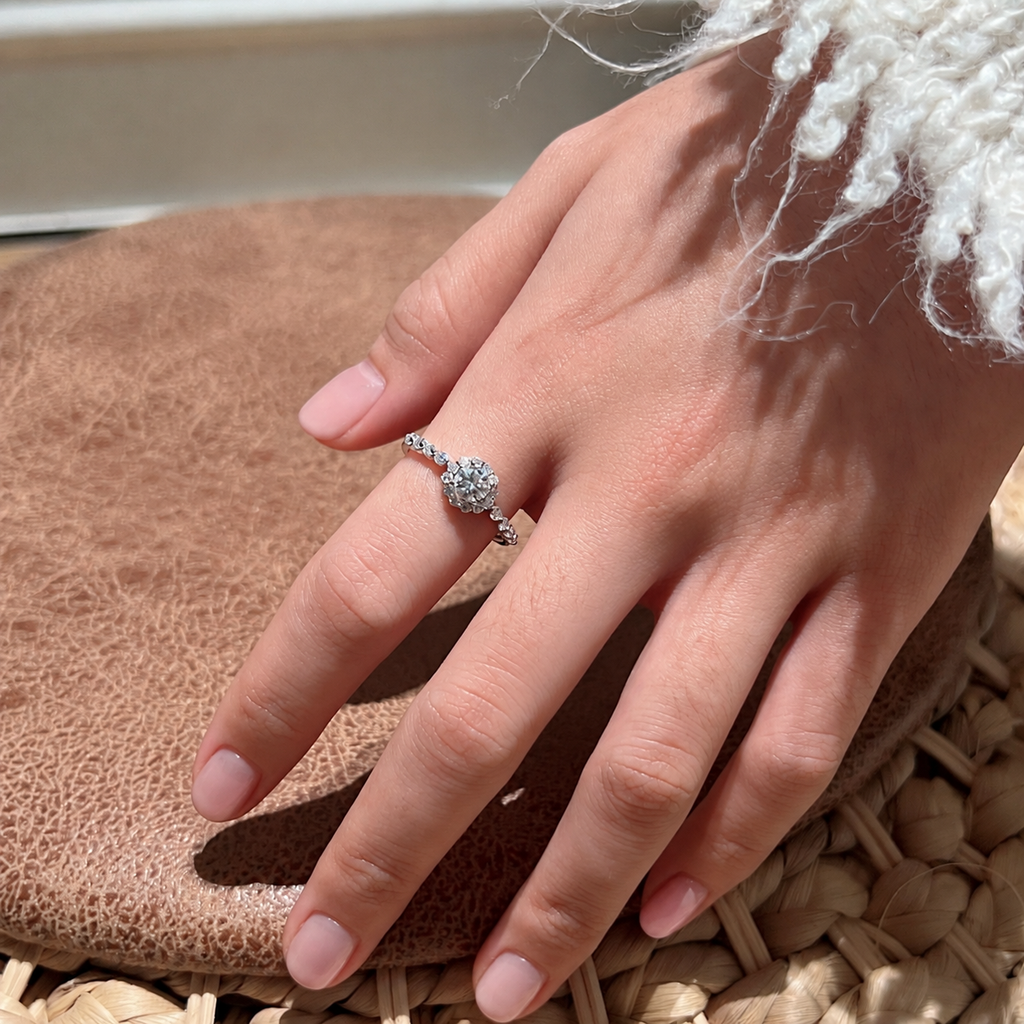 Anillo Moissanita Halo 0.86CT