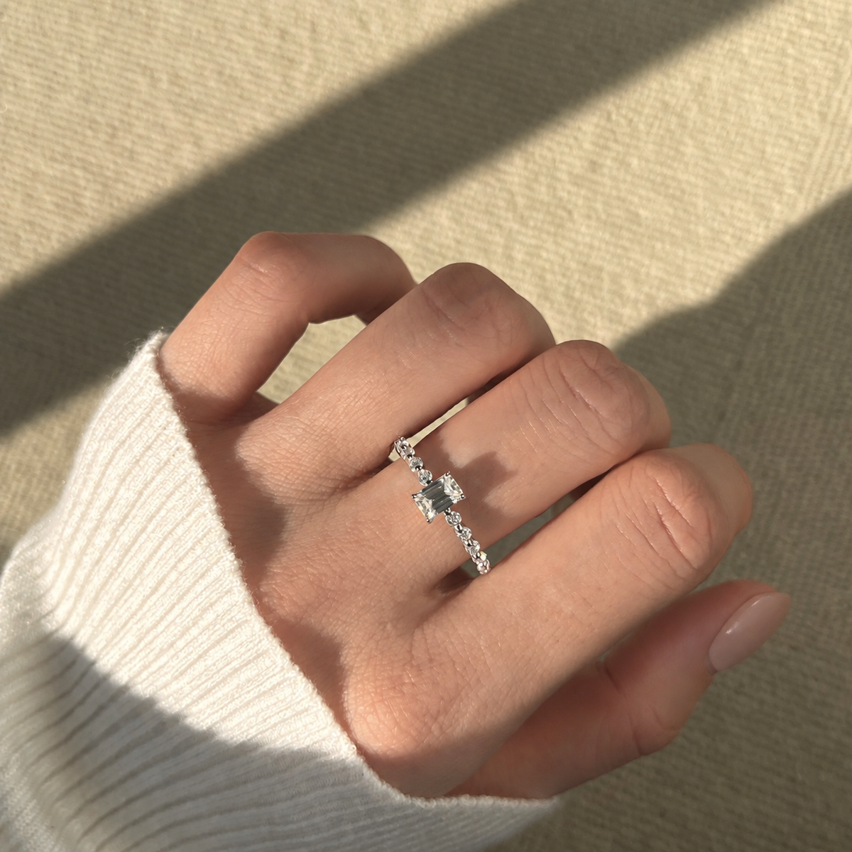 Anillo Moissanita Esmeralda 0.6CT