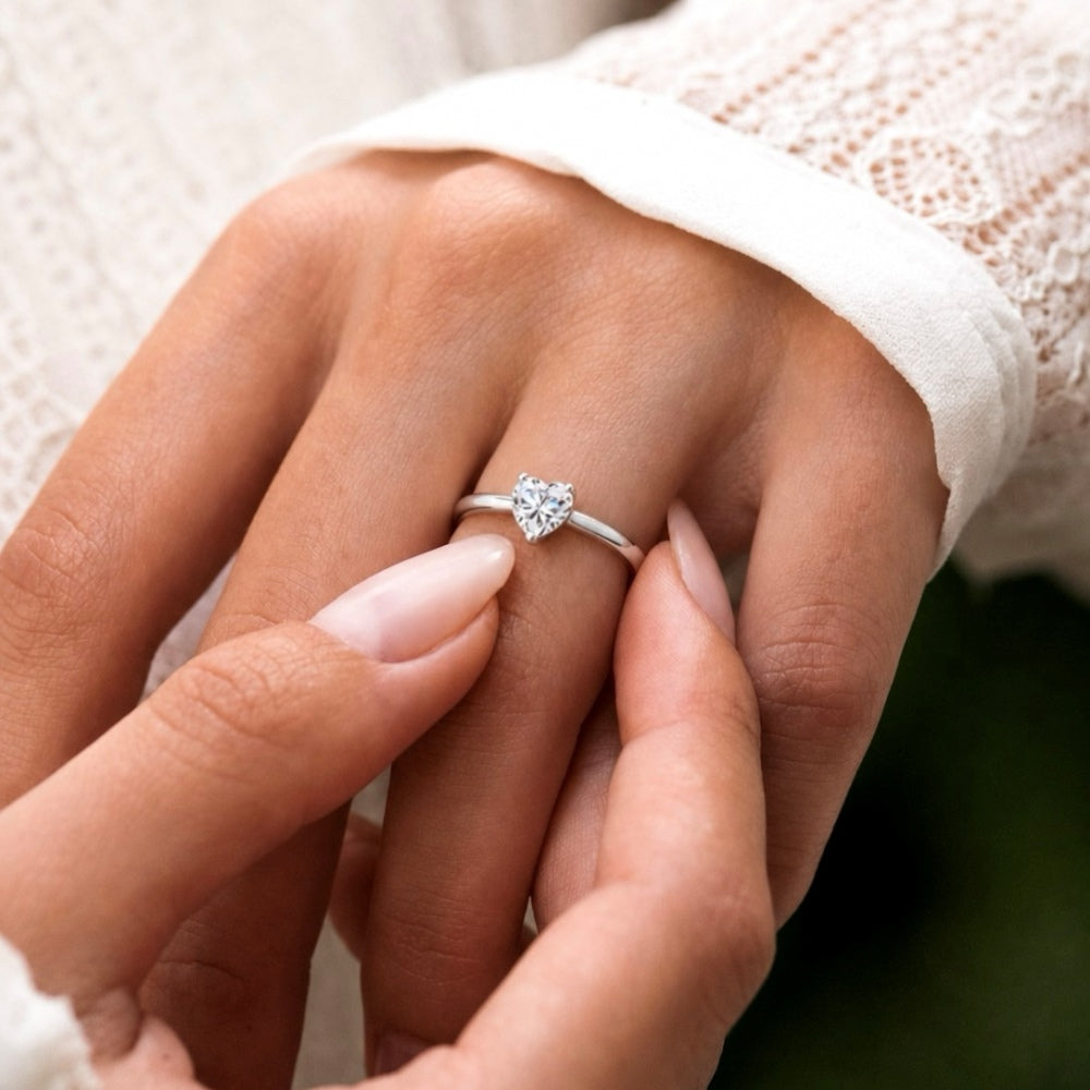 Anillo Moissanita Corazón 1.0CT
