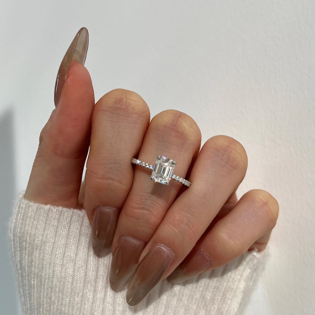 Anillo Moissanita Esmeralda 2.0CT
