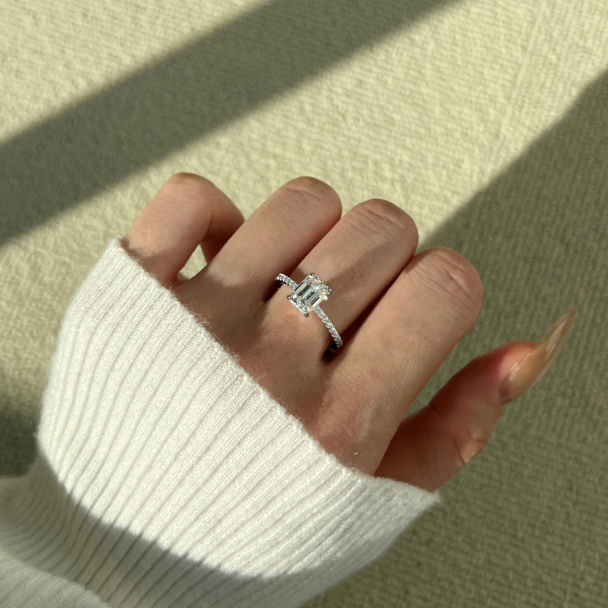 Anillo Moissanita Esmeralda 2.0CT