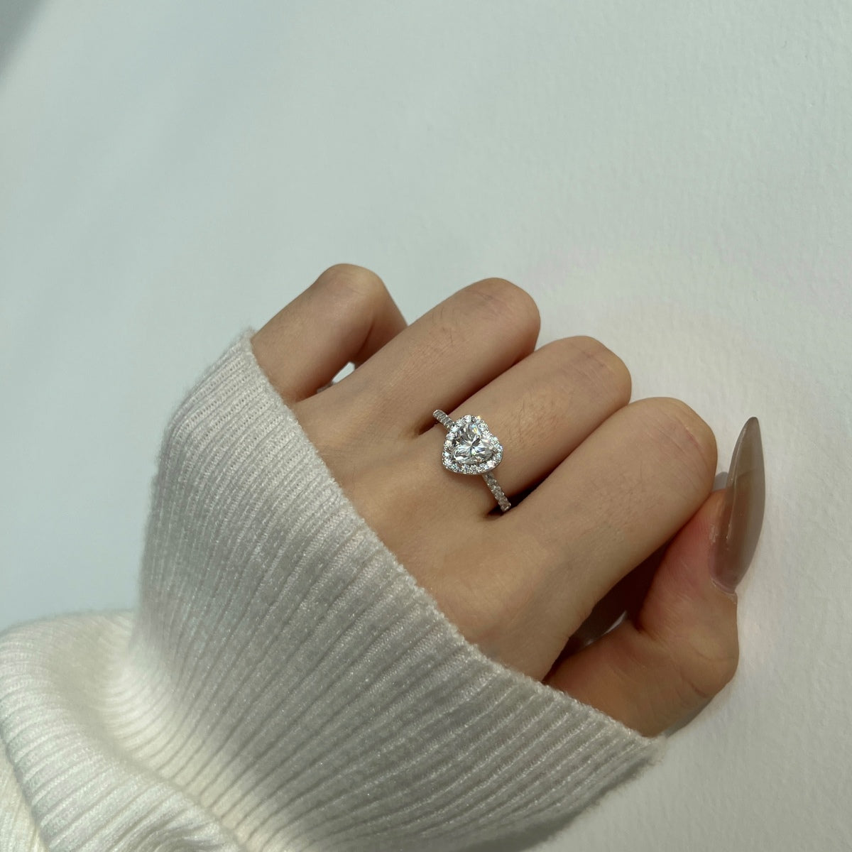 Anillo Moissanita Corazón 1.0CT