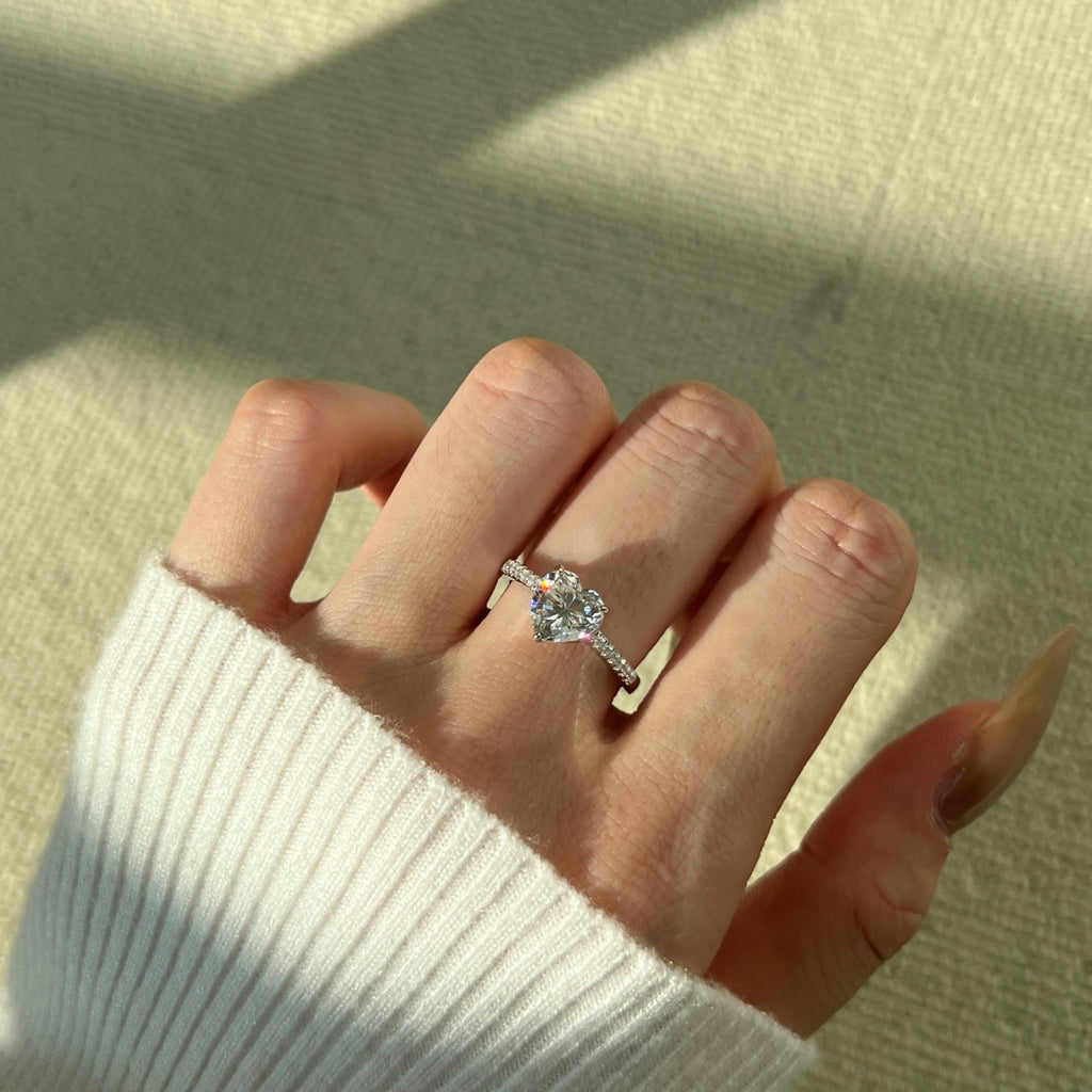 Anillo Moissanita Corazón 2.0CT