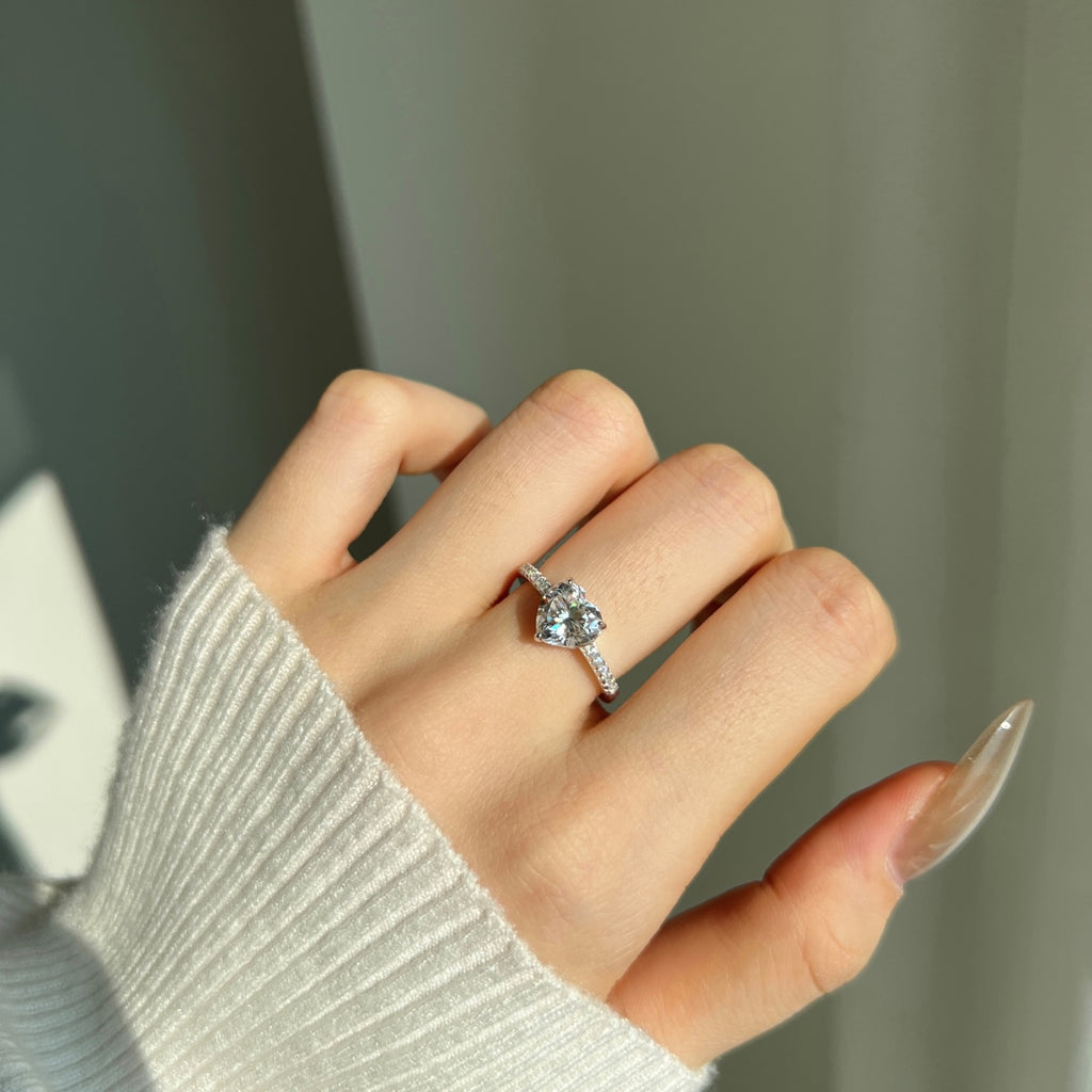 Anillo Moissanita Corazón 2.0CT