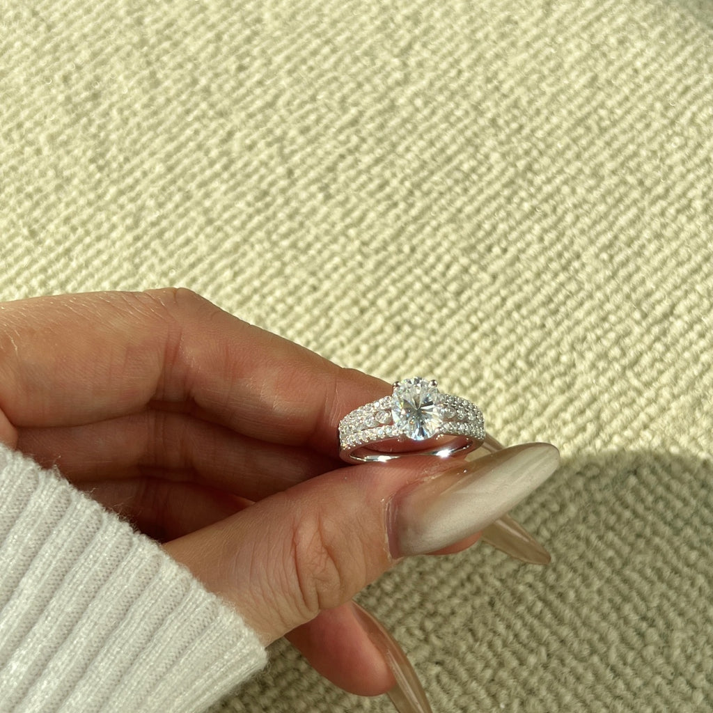 Anillo Moissanita Oval 2.0CT