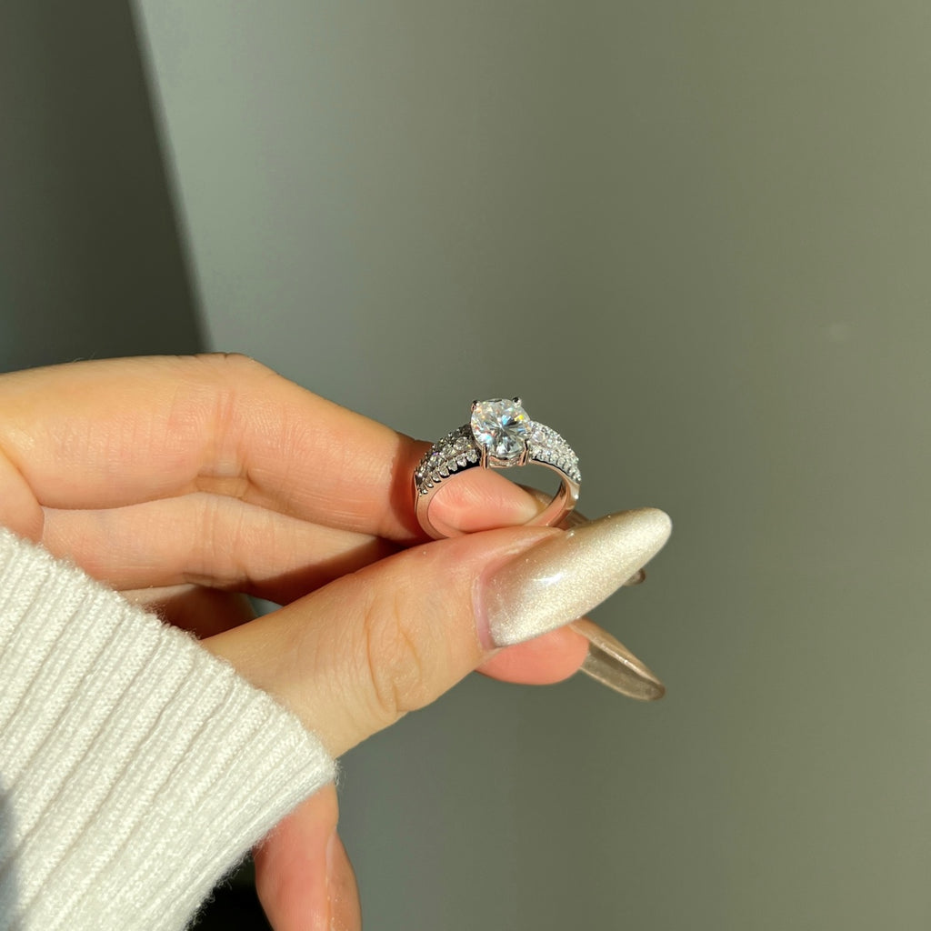 Anillo Moissanita Oval 2.0CT
