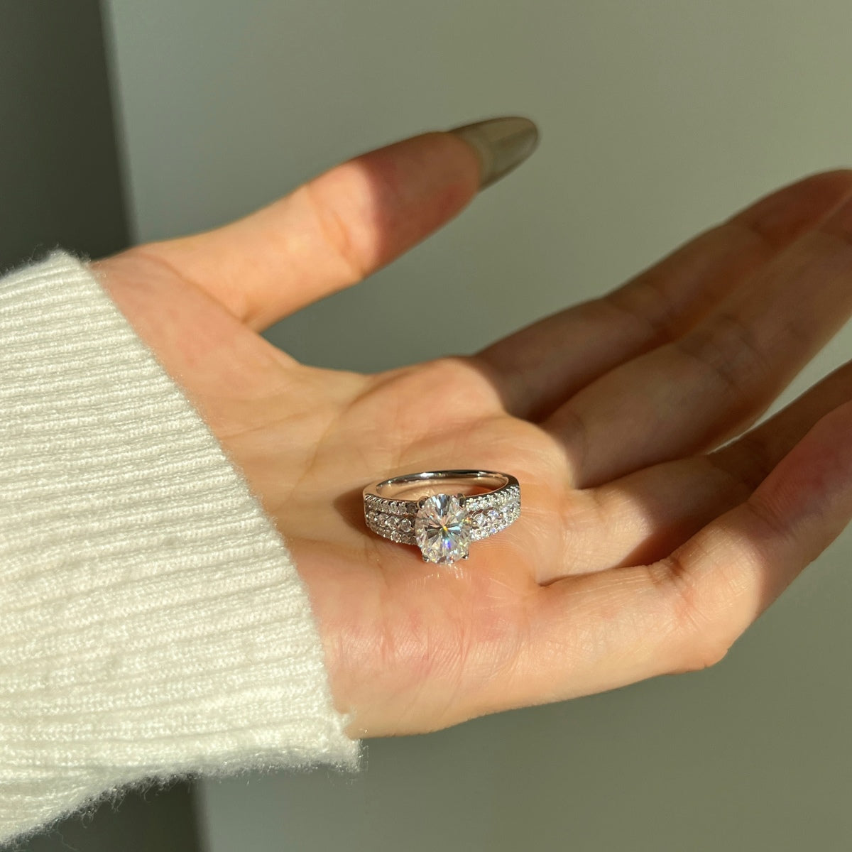 Anillo Moissanita Oval 2.0CT