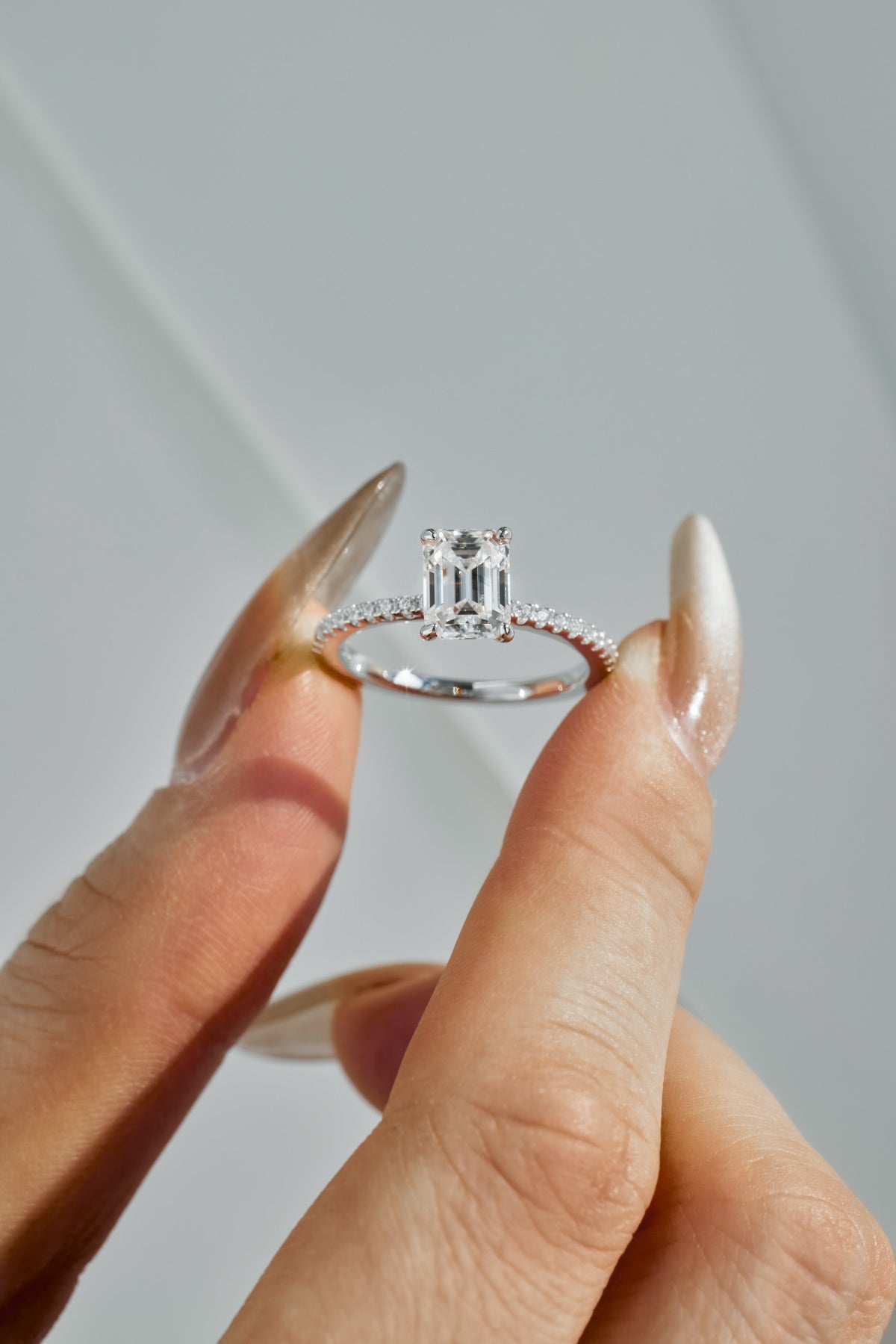 Anillo Moissanita Esmeralda 2.0CT
