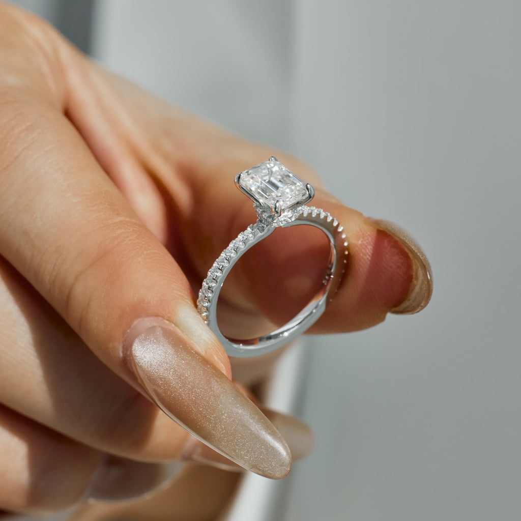 Anillo Moissanita Esmeralda 2.0CT