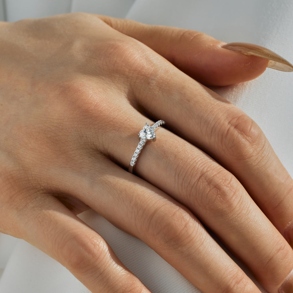 Anillo Moissanita Corazón 0.5CT