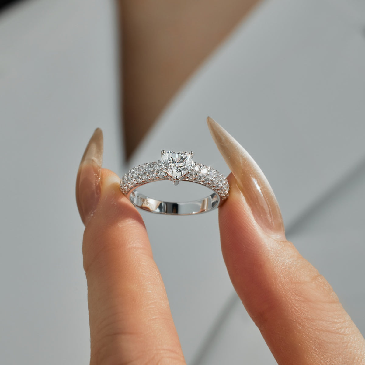 Anillo Moissanita Corazón 0.8CT