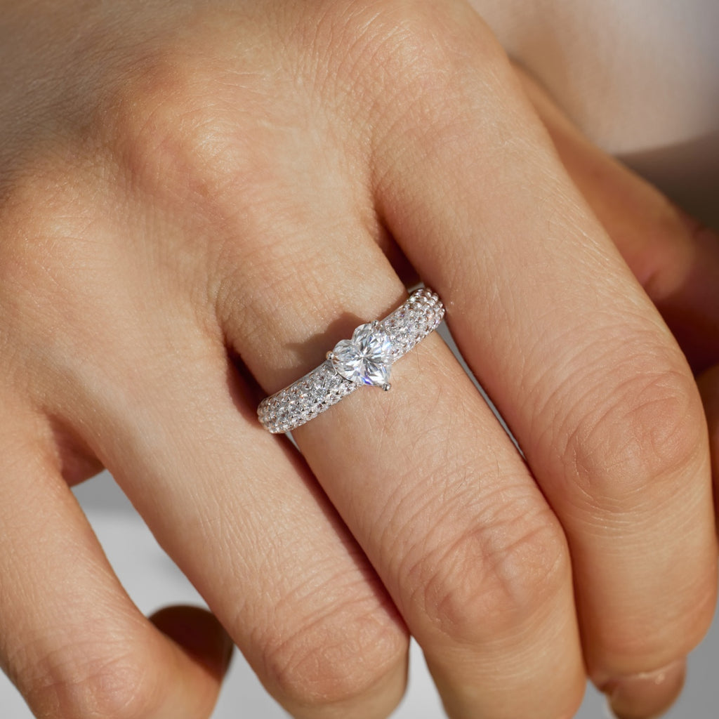 Anillo Moissanita Corazón 0.8CT