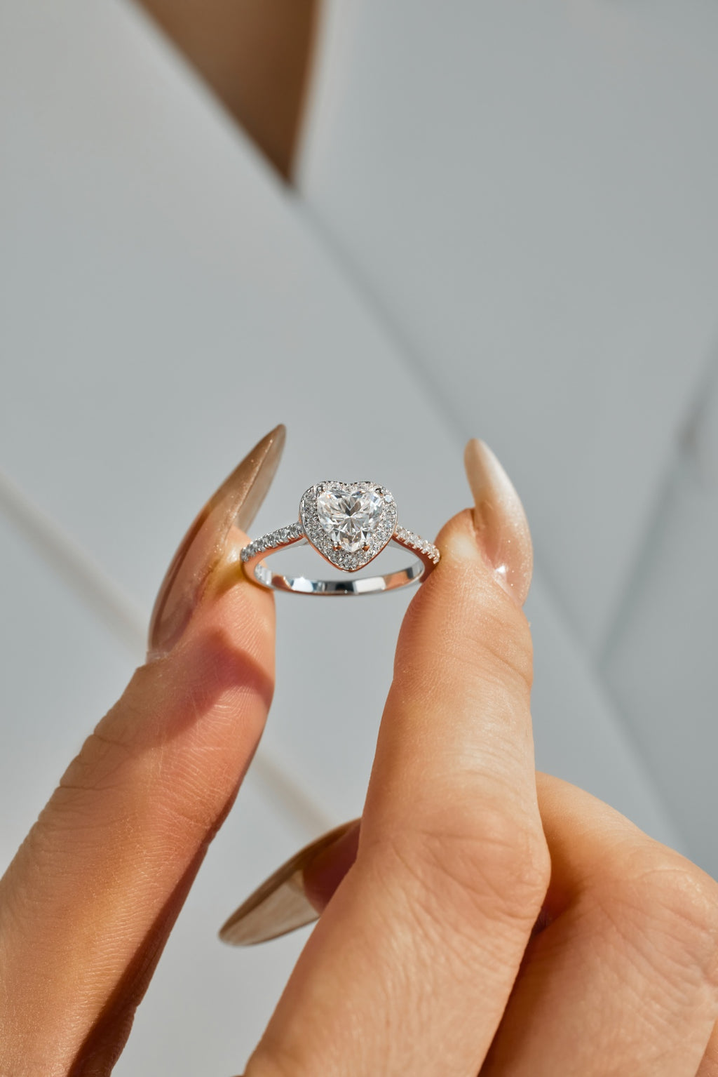 Anillo Moissanita Corazón 1.0CT