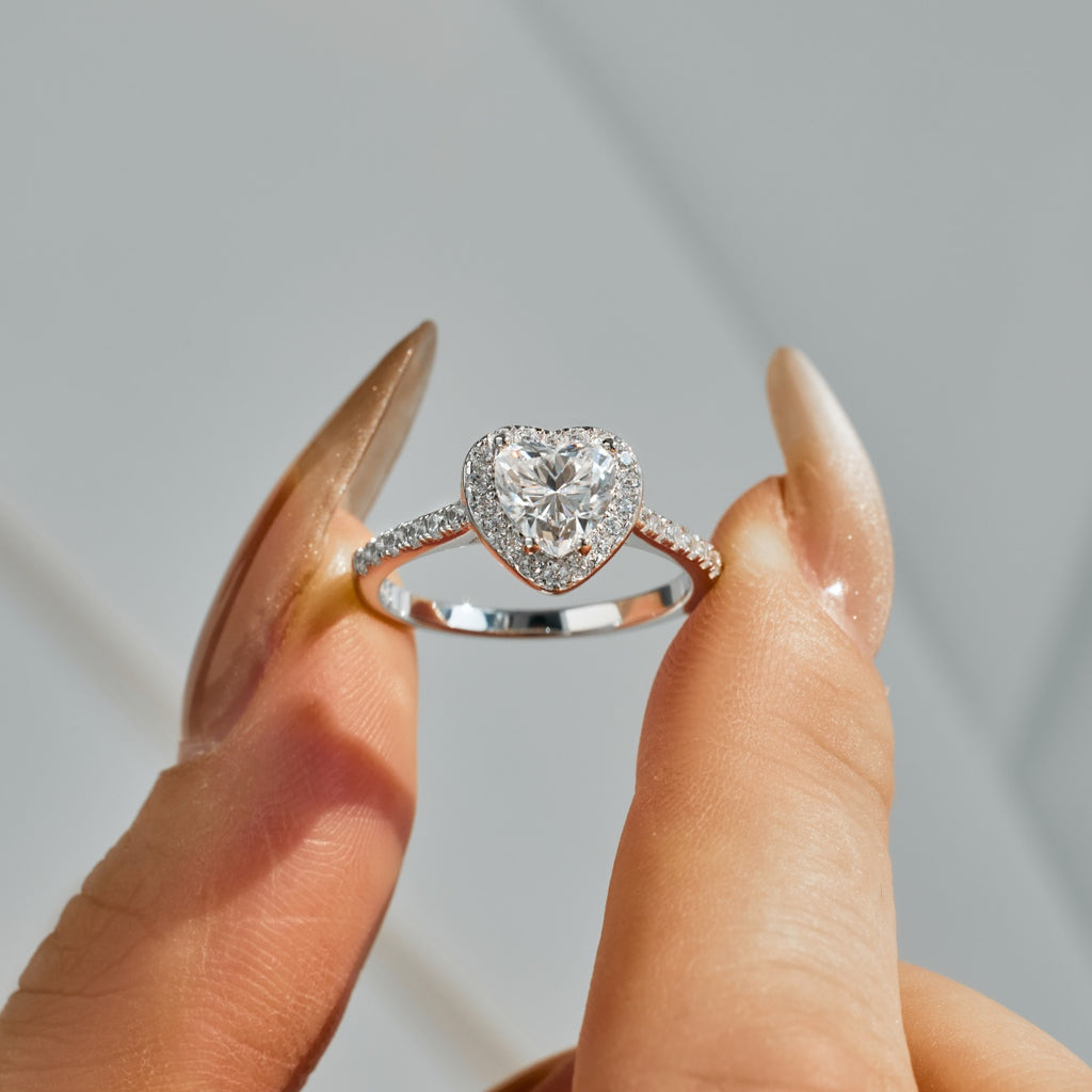 Anillo Moissanita Corazón 1.0CT