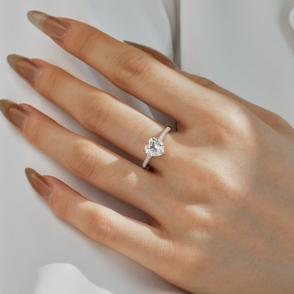 Anillo Moissanita Corazón 2.0CT
