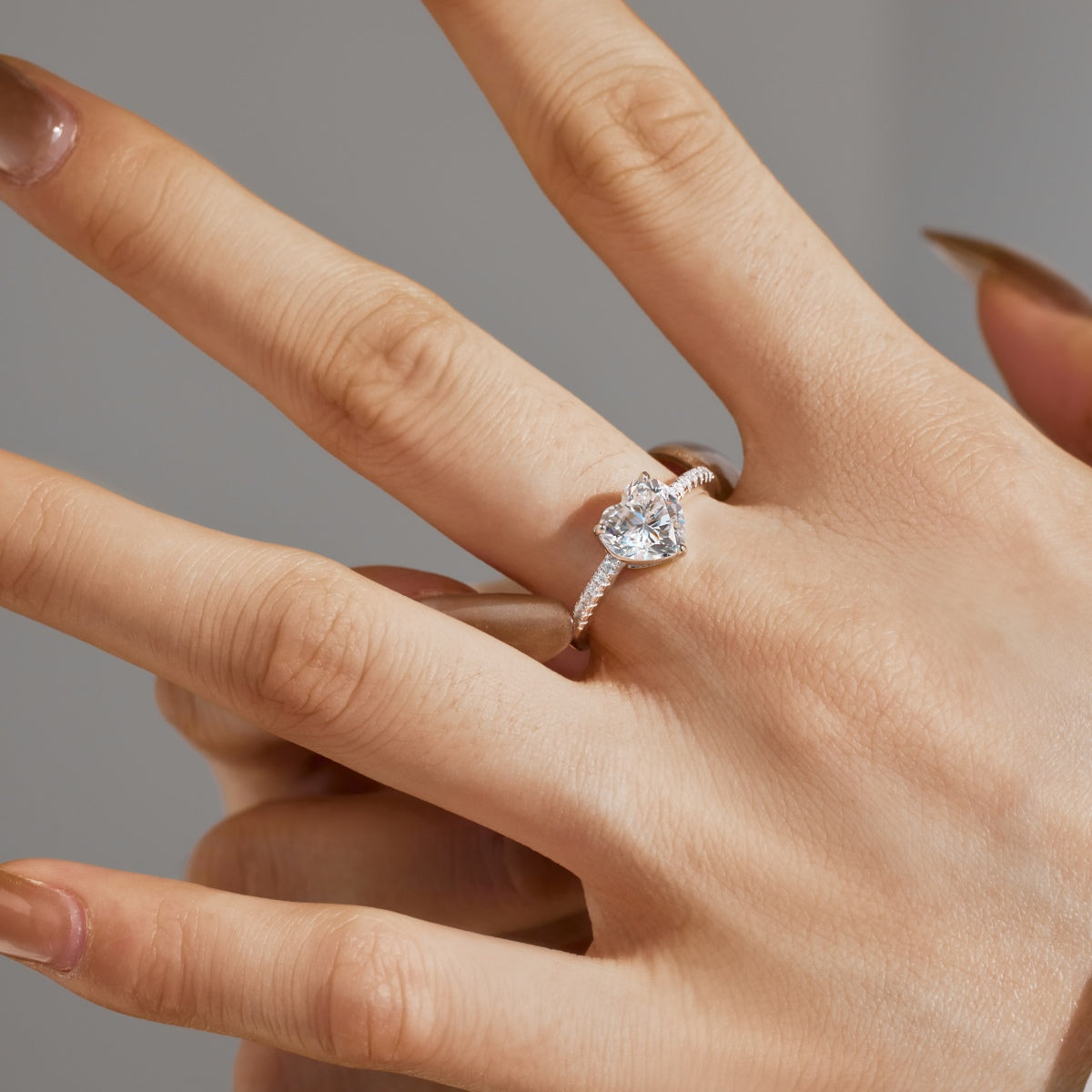 Anillo Moissanita Corazón 2.0CT