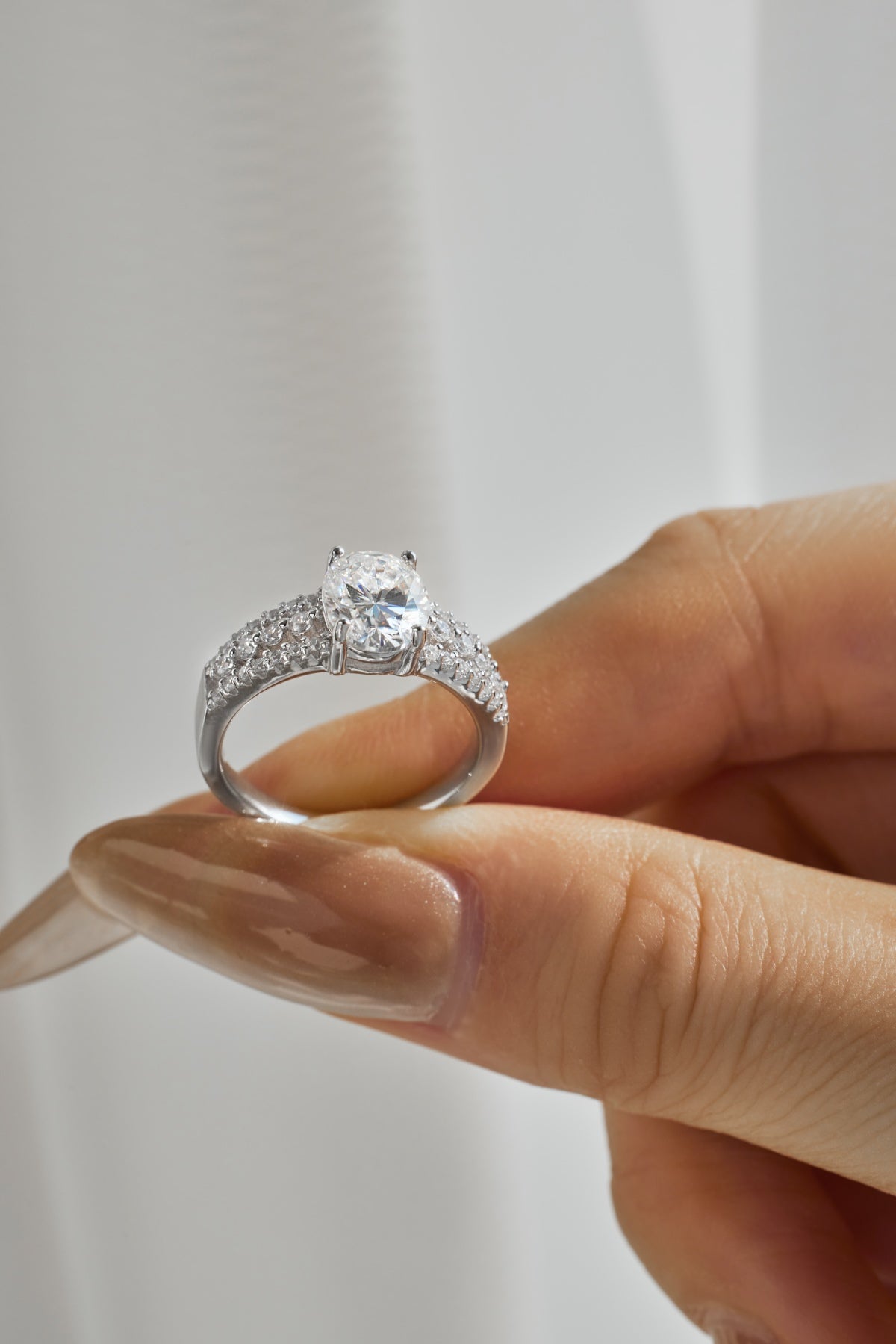 Anillo Moissanita Oval 2.0CT
