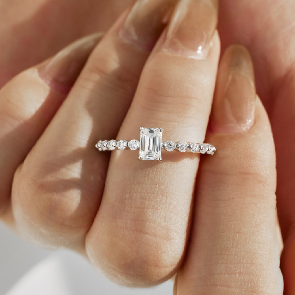 Anillo Moissanita Esmeralda 0.6CT