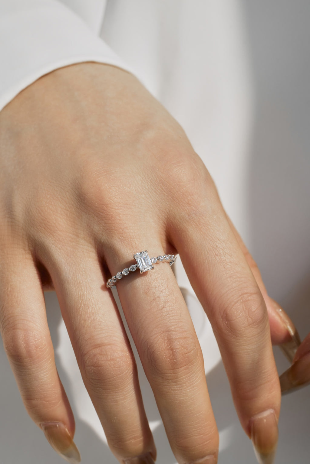 Anillo Moissanita Esmeralda 0.6CT