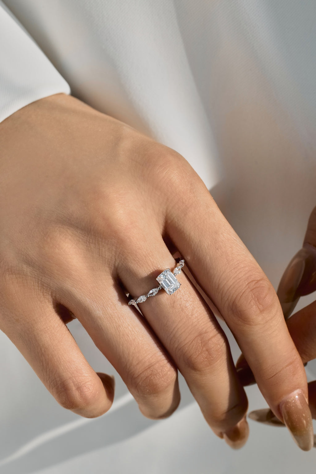 Anillo Moissanita Esmeralda 1.0CT