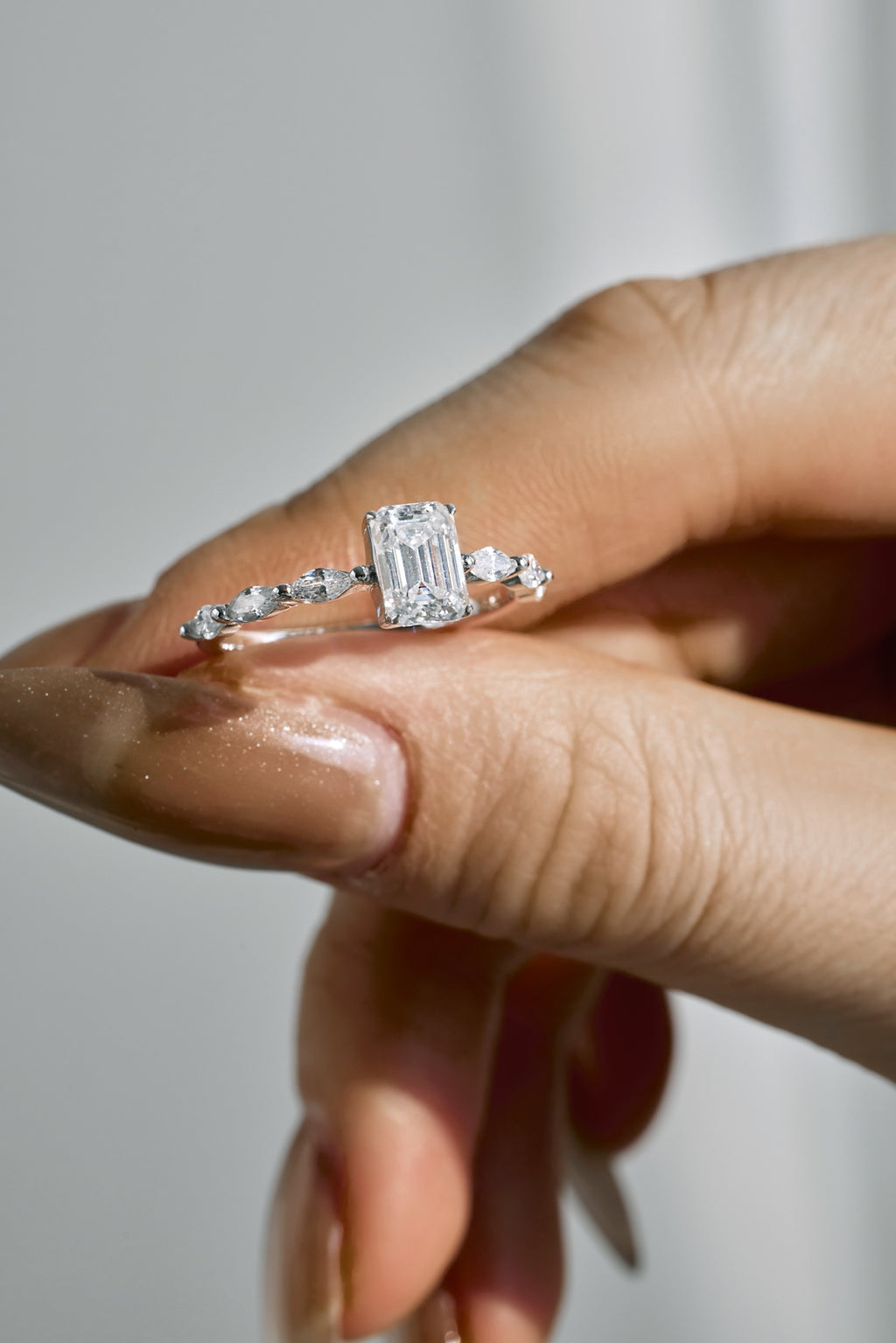 Anillo Moissanita Esmeralda 1.0CT