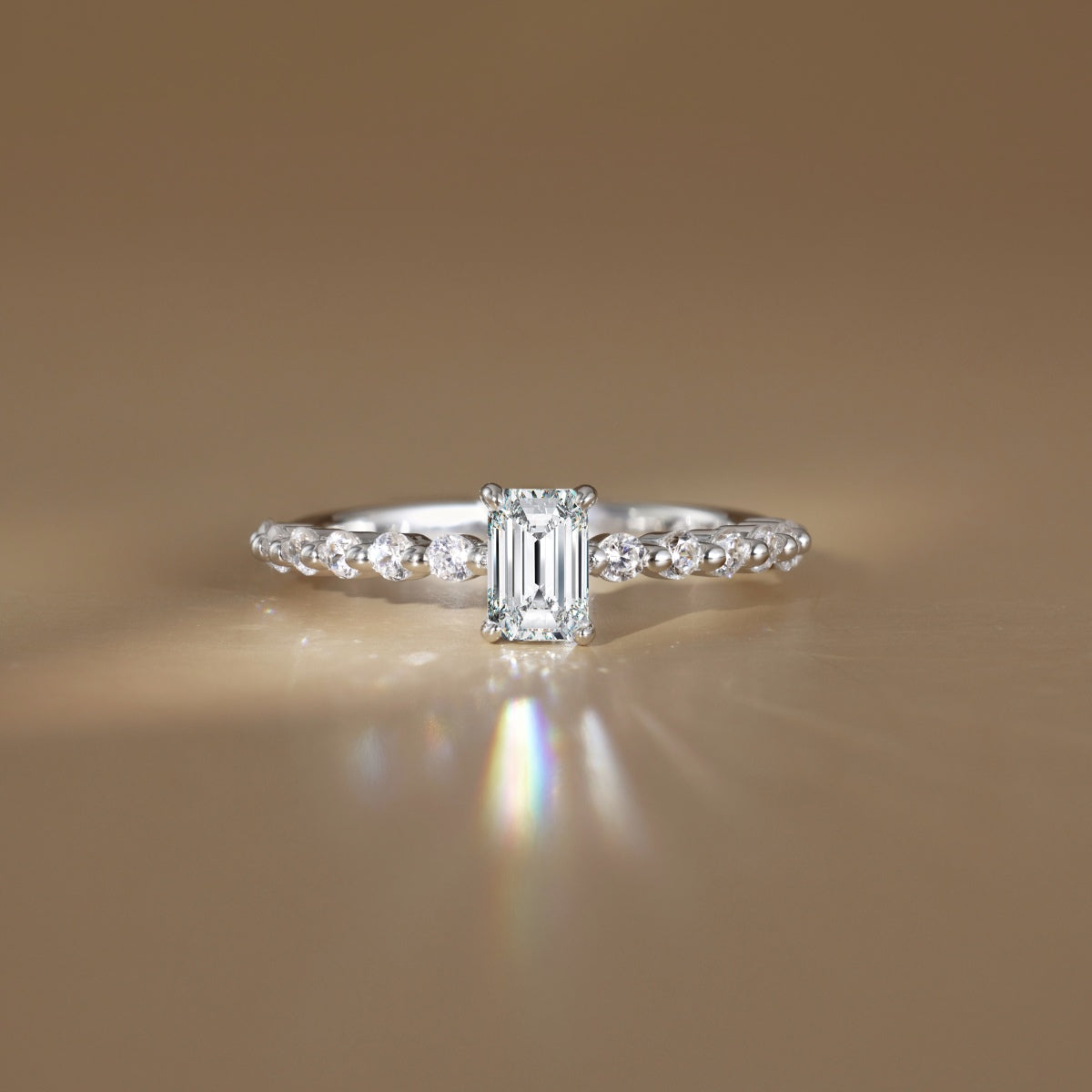 Anillo Moissanita Esmeralda 0.6CT