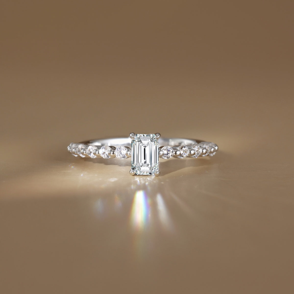 Anillo Moissanita Esmeralda 0.6CT