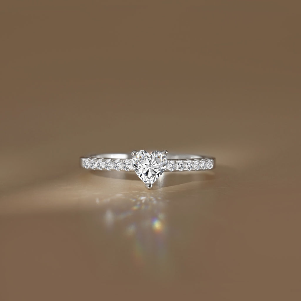 Anillo Moissanita Corazón 2.0CT