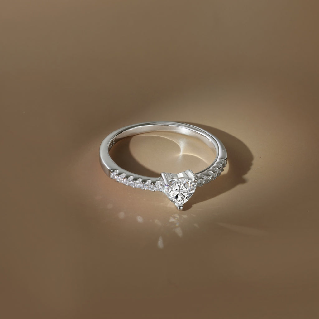 Anillo Moissanita Corazón 2.0CT