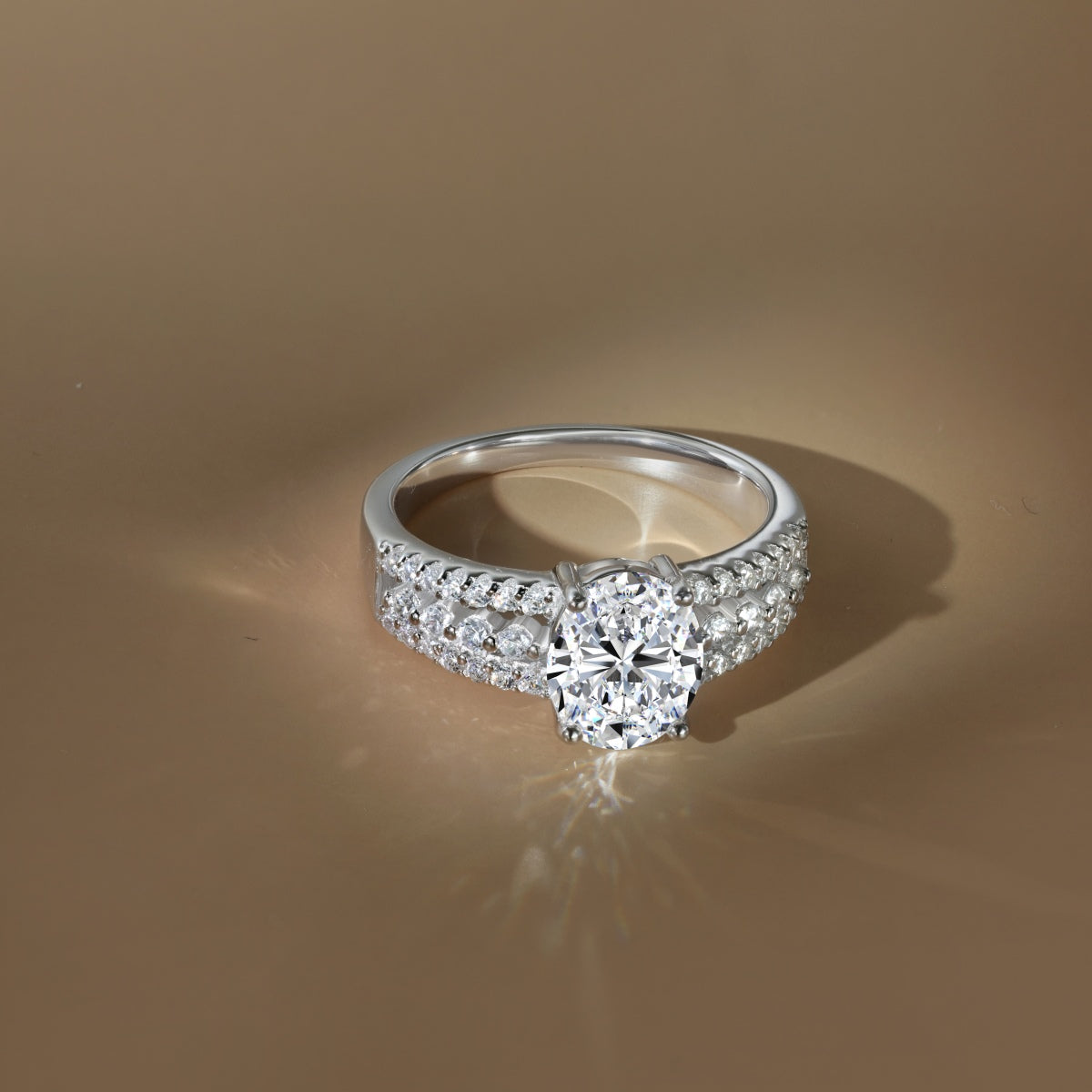 Anillo Moissanita Oval 2.0CT