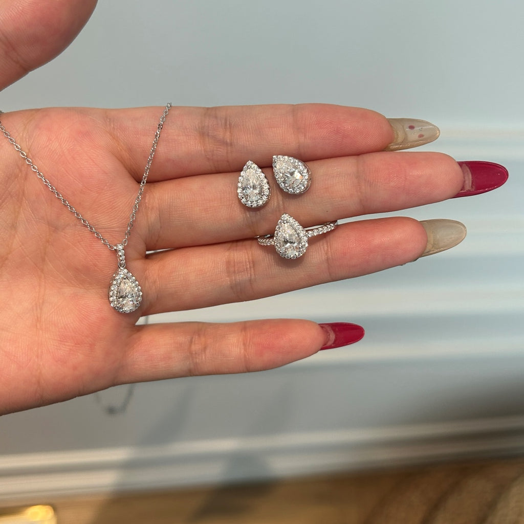 Anillo Moissanita Pera 1.0CT