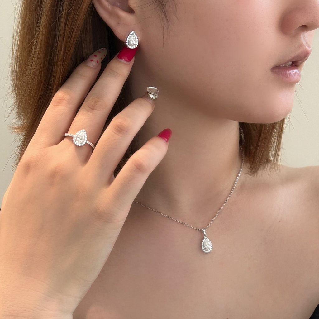 Anillo Moissanita Pera 1.0CT