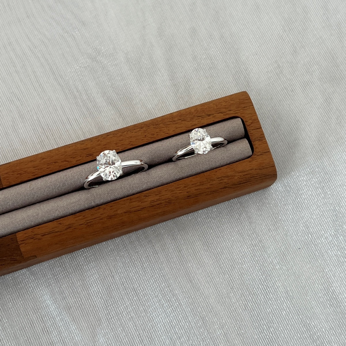 Anillo Moissanita Ovalada 1.5CT