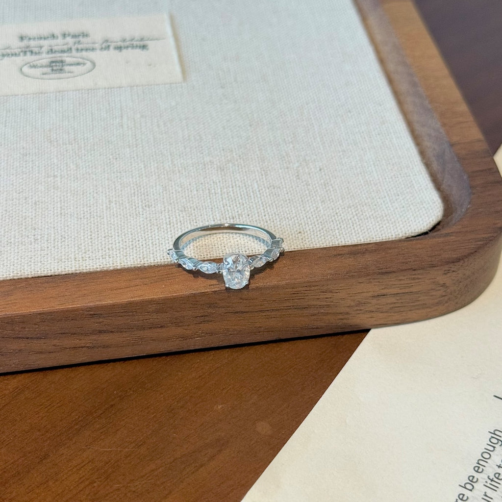 Anillo Moissanita Oval 0.8CT