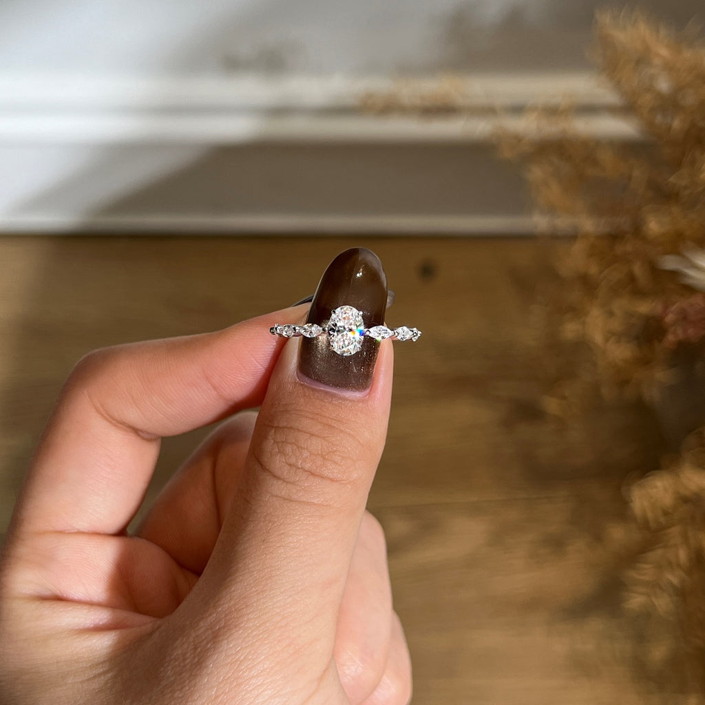 Anillo Moissanita Oval 0.8CT